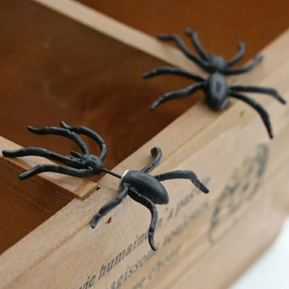 Black Spider Double Sided Stud Hugger Earrings - Picture 9 of 10